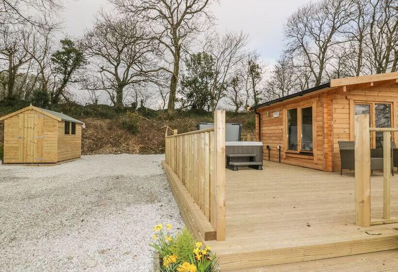 Little Orchard Lodge