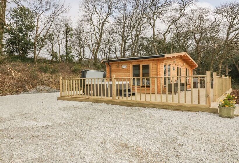 Little Orchard Lodge