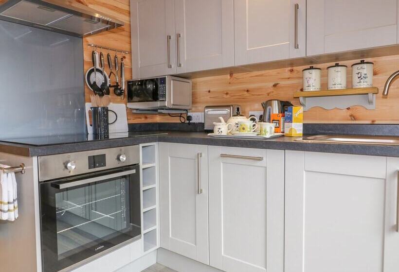 Little Orchard Lodge