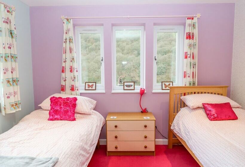 Lower Greenwood View