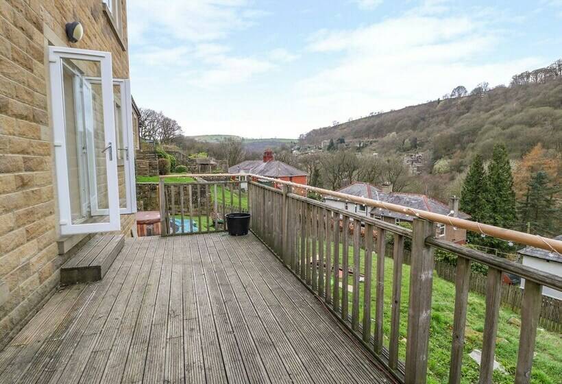 Lower Greenwood View