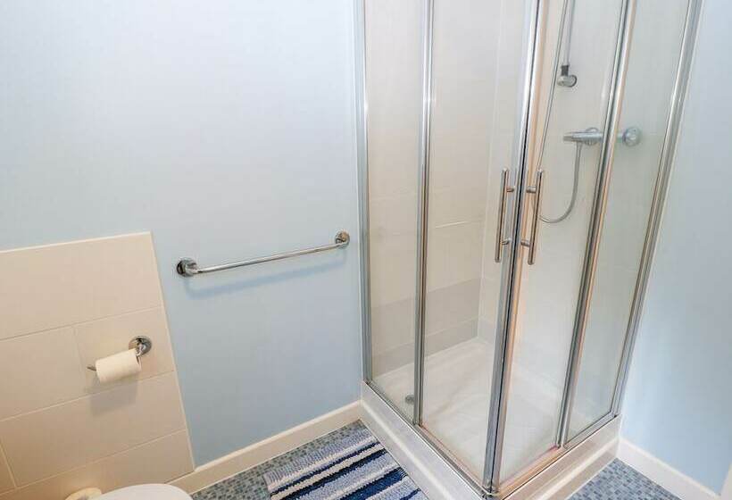 Lower Greenwood View