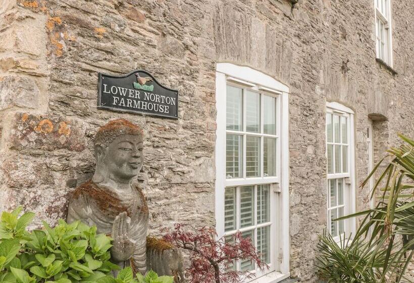 Lower Norton Farmhouse