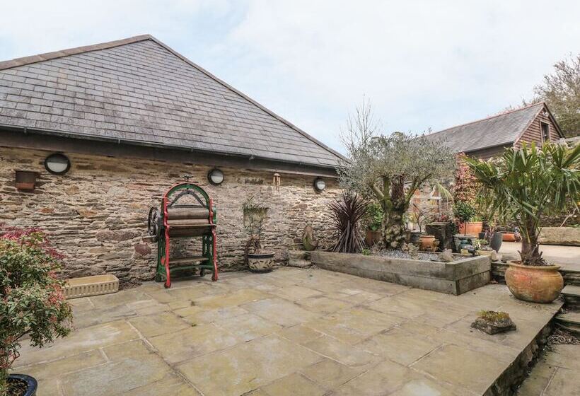 Lower Norton Farmhouse