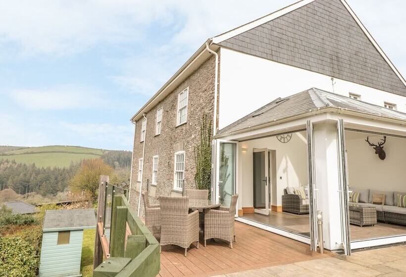 Lower Norton Farmhouse