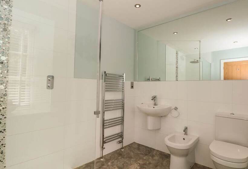 Lower Norton Farmhouse