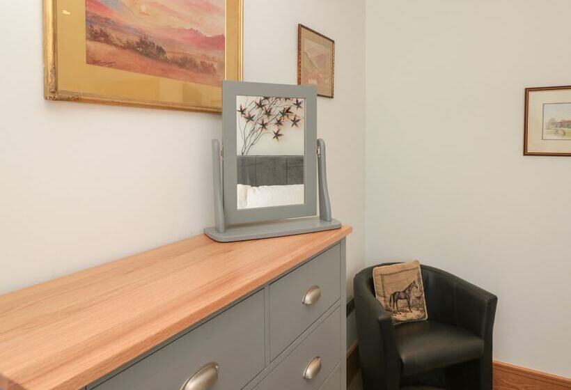 Lower Norton Farmhouse