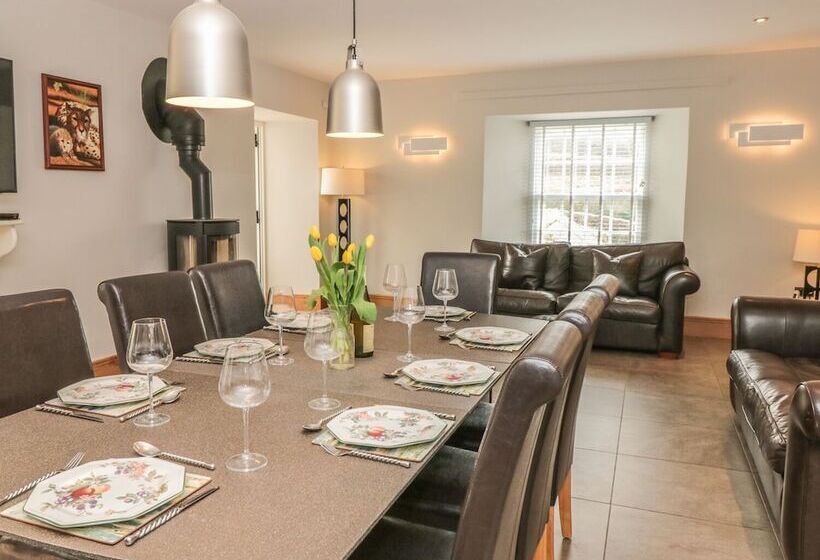 Lower Norton Farmhouse