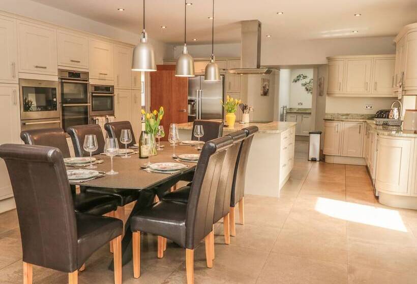 Lower Norton Farmhouse