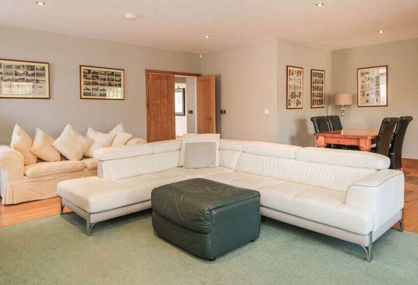 Lower Norton Farmhouse