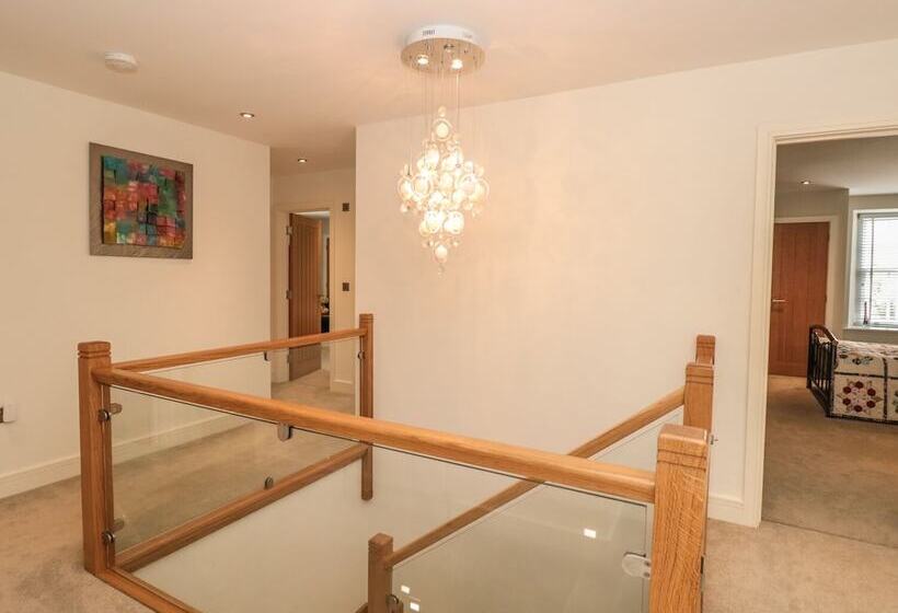 Lower Norton Farmhouse