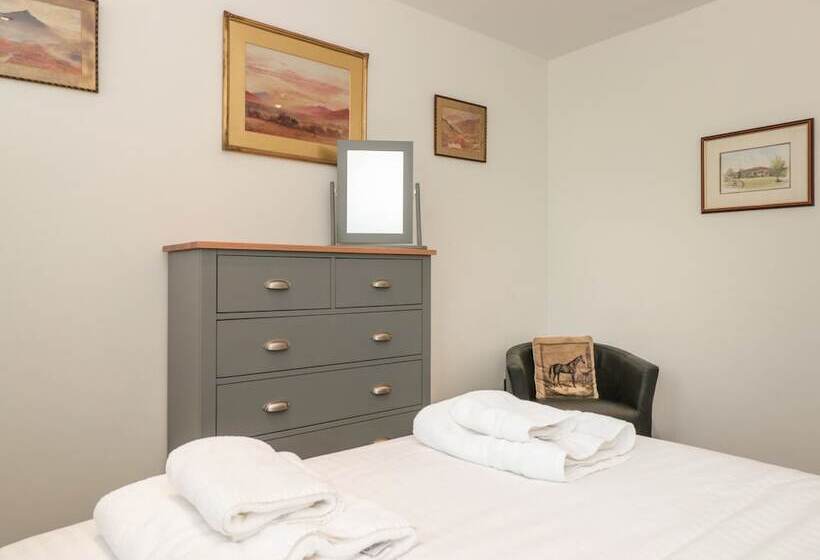 Lower Norton Farmhouse