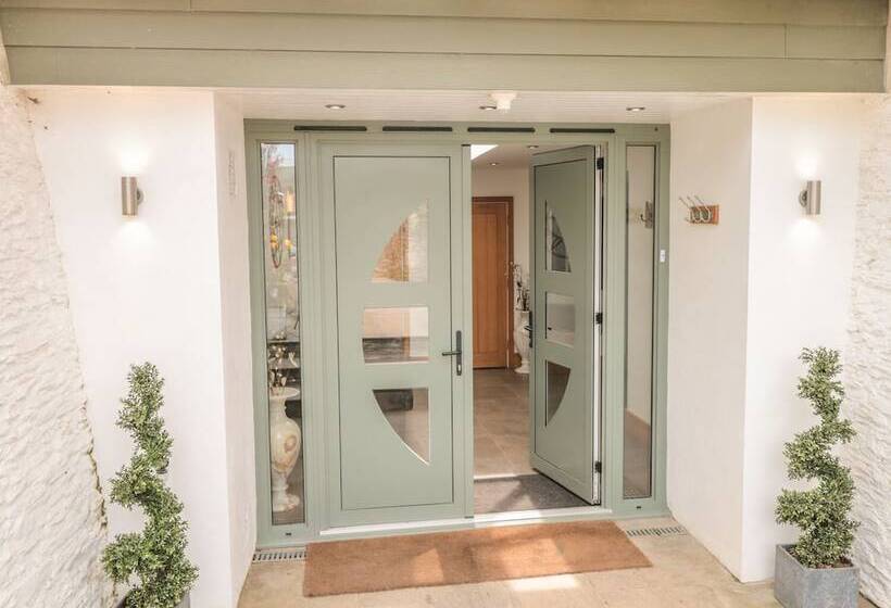 Lower Norton Farmhouse