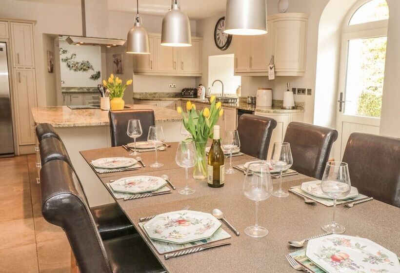 Lower Norton Farmhouse