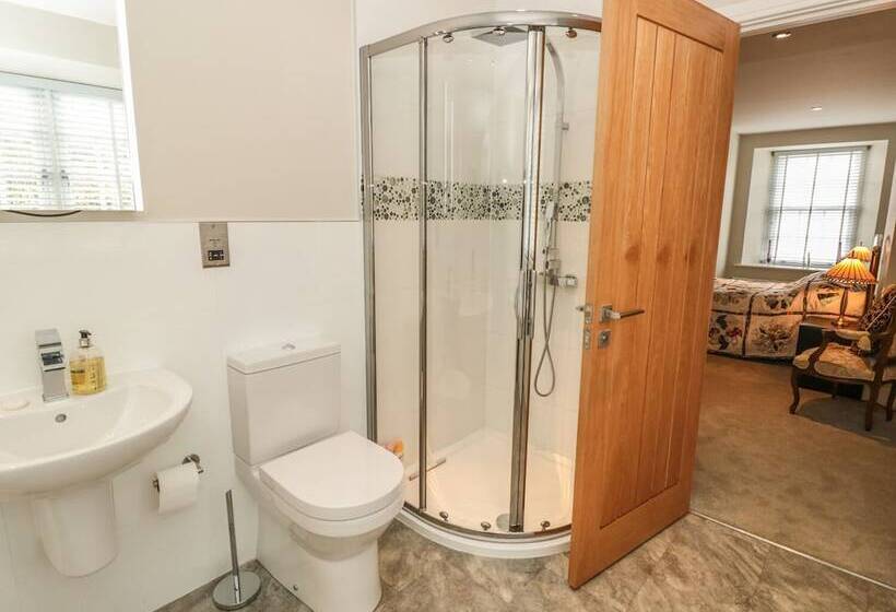 Lower Norton Farmhouse