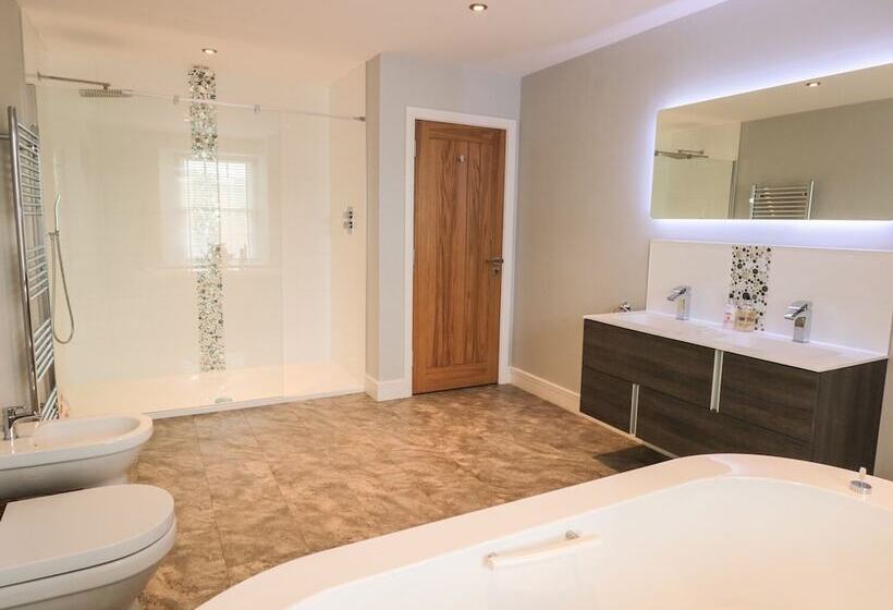 Lower Norton Farmhouse