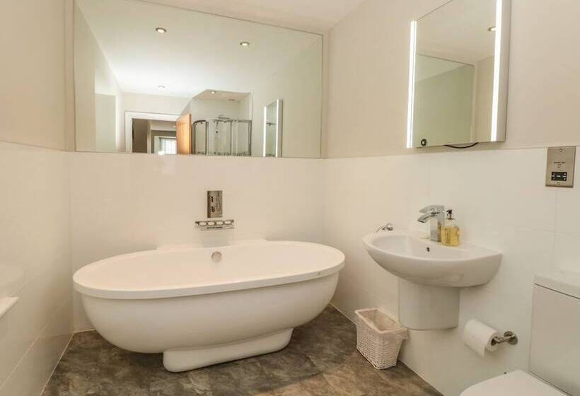 Lower Norton Farmhouse