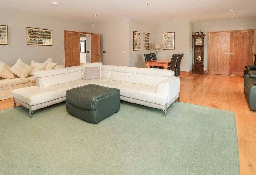 Lower Norton Farmhouse