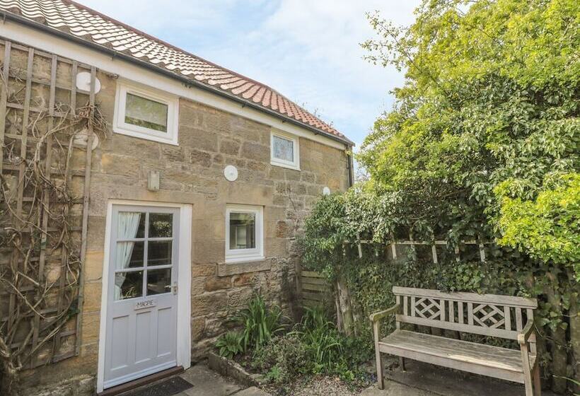 Magpie Cottage