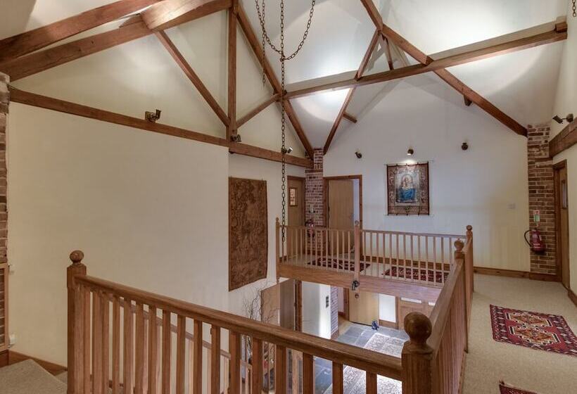 Manor Farm Barn