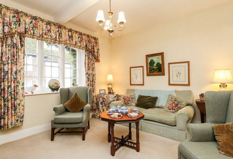 Old Gaol Cottage