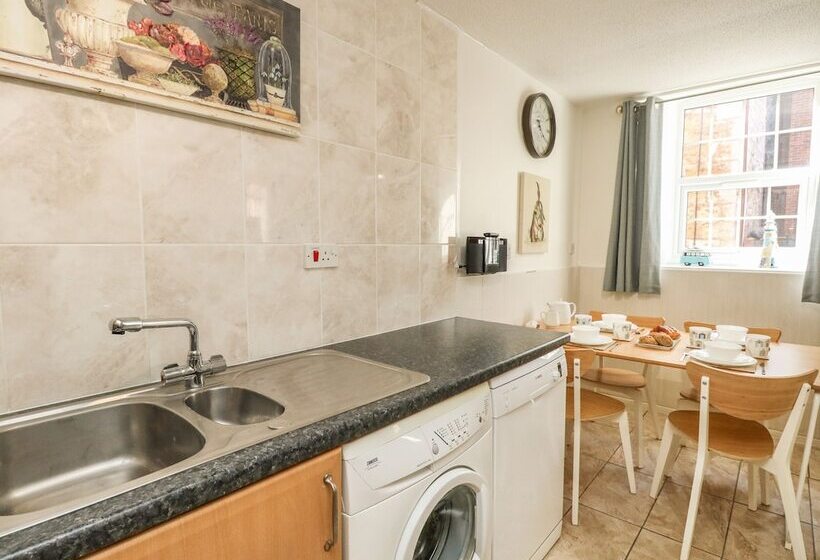 Old Malthouse Apartment