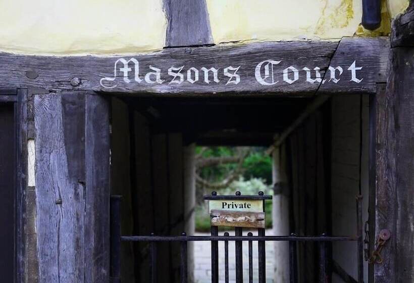 One Masons Court