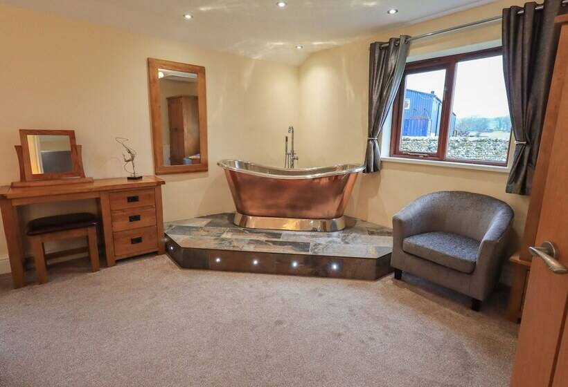 Orcaber Farm Retreat