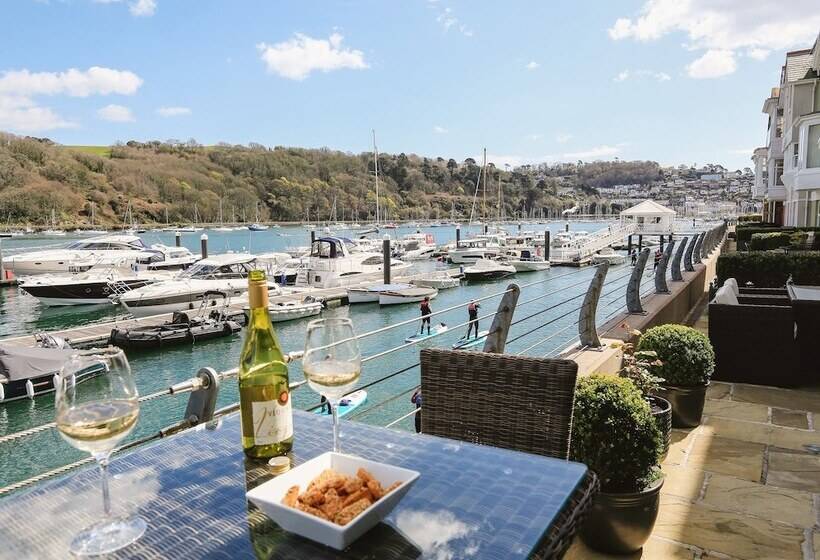 Quayside, Dart Marina