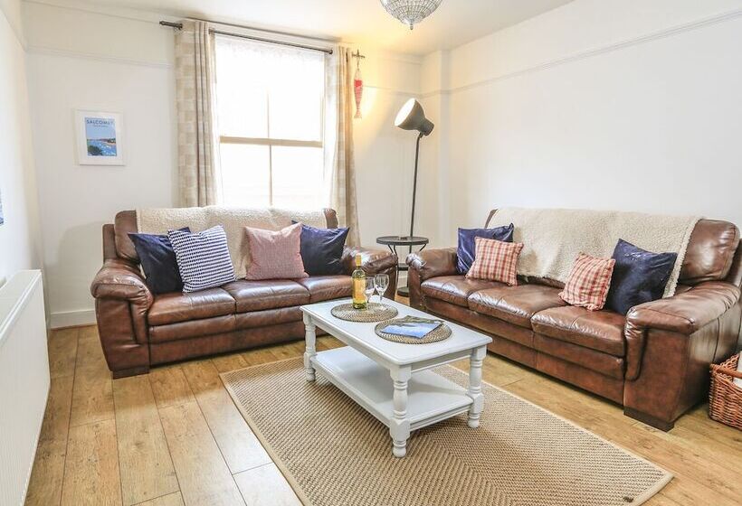 Sandcastles 15a Fore Street