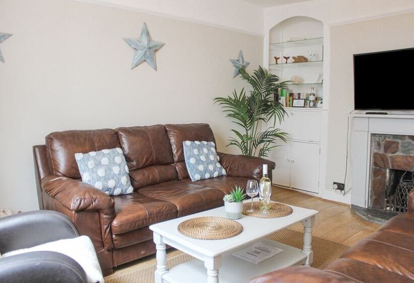 Sandcastles 15a Fore Street