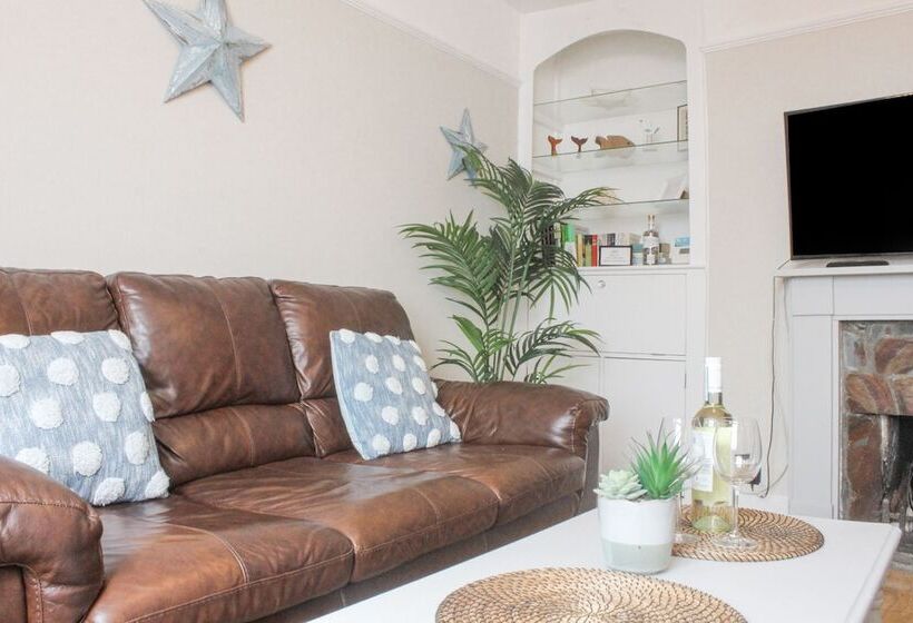 Sandcastles 15a Fore Street