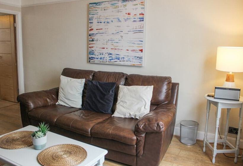 Sandcastles 15a Fore Street