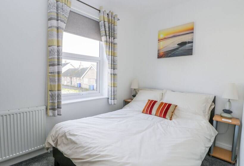 Sea Breakers Cottage