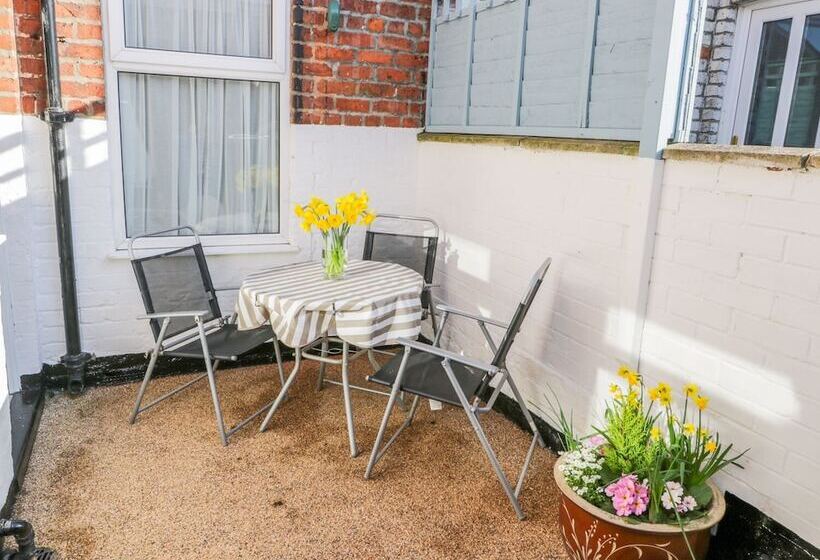 Sea Breakers Cottage