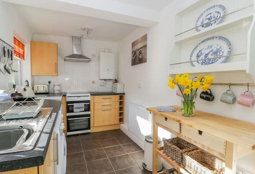 Sea Breakers Cottage