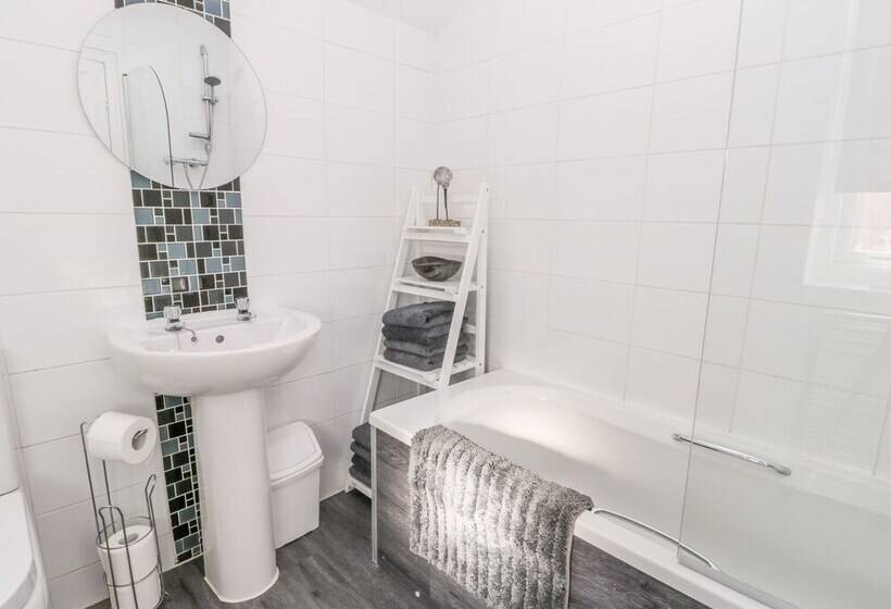 Sea Breakers Cottage