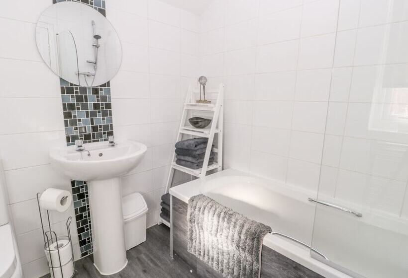 Sea Breakers Cottage