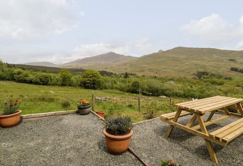 Snowdon Vista Cabin
