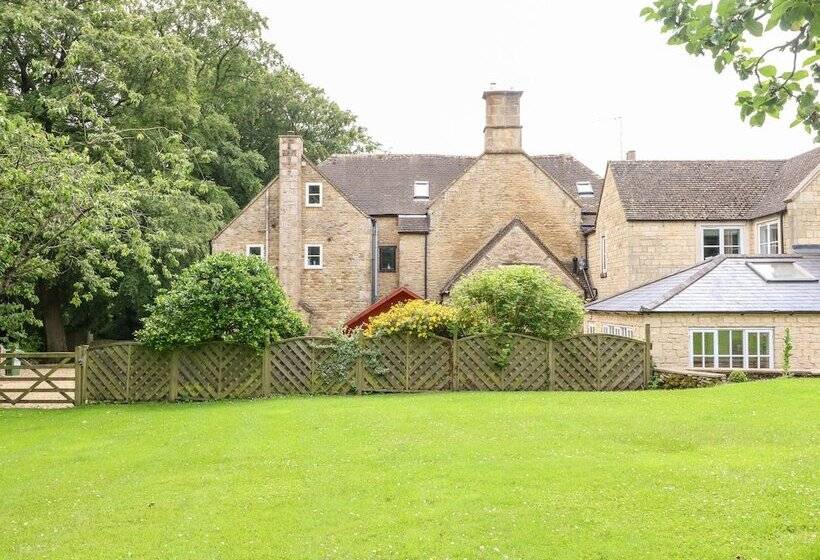 South Hill Farmhouse