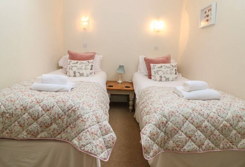 South Hill Farmhouse