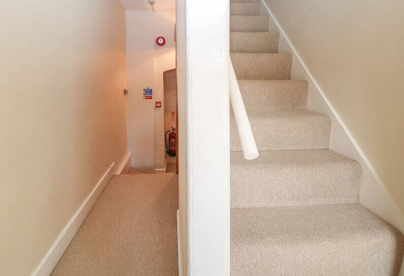 South Hill Farmhouse