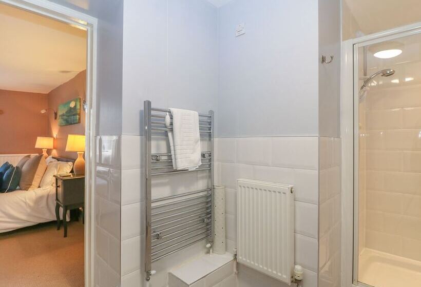 South Hill Farmhouse