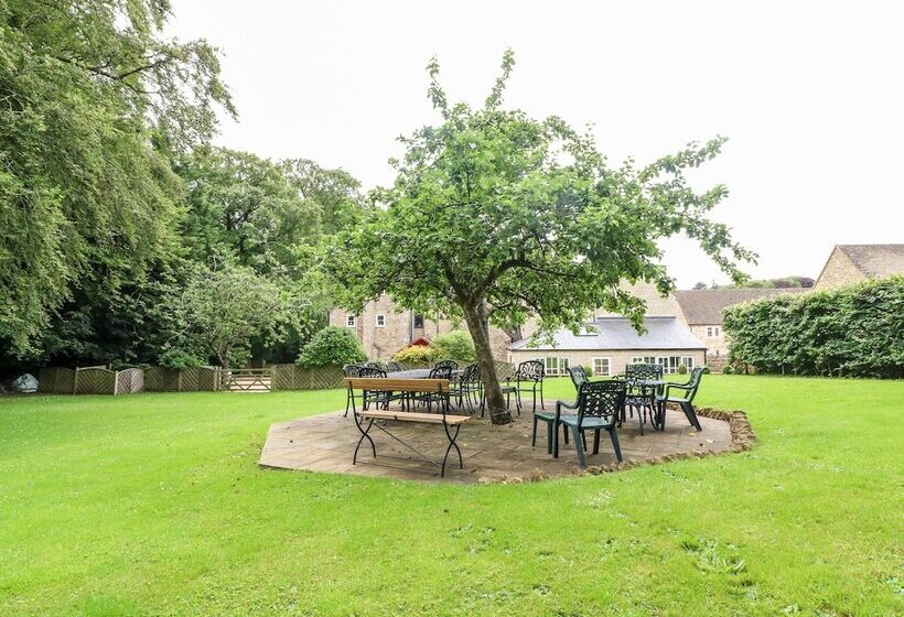 South Hill Farmhouse