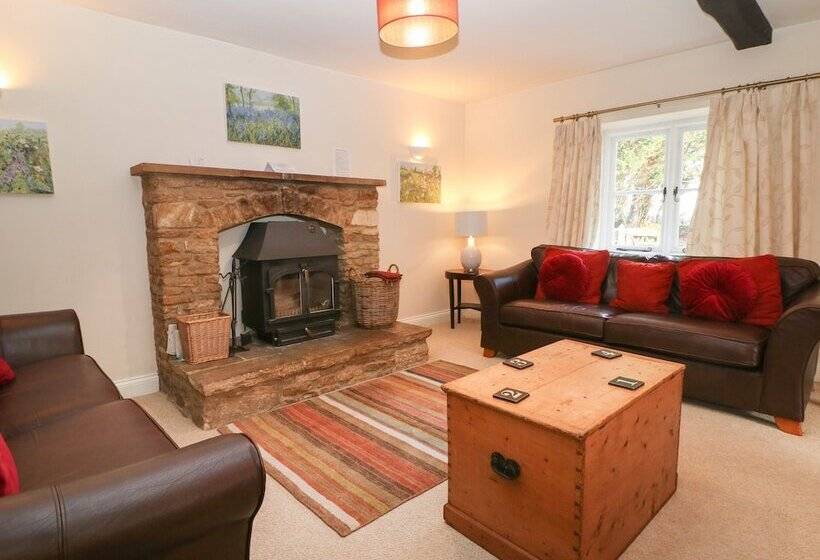 South Hill Farmhouse