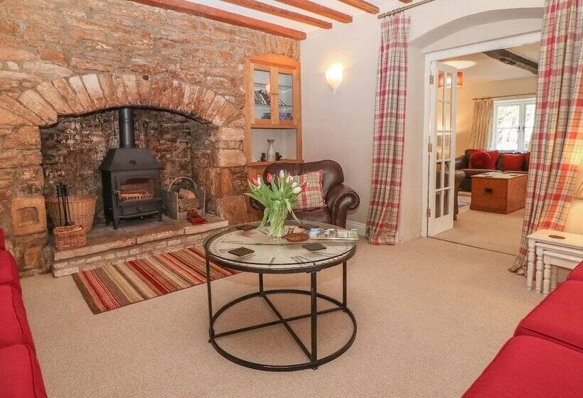 South Hill Farmhouse