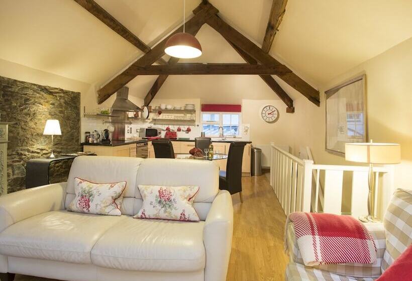 The Coach House   Beaumaris