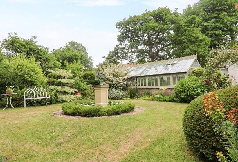 The Coach House At Pendower House