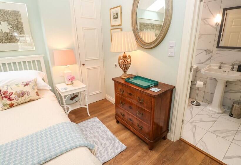 The Coach House At Pendower House