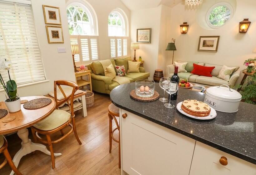 The Coach House At Pendower House